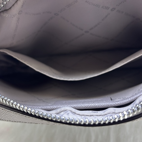 🔥🔥🔥Michael Kors Brown Crossbody Bag with Signature Style🔥🔥🔥 - Picture 9 of 14